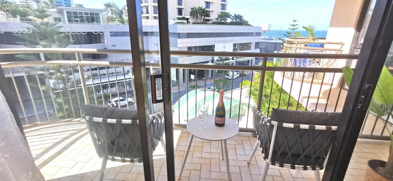 Beachside Apartment In The Heart Of Surfers Paradise - Free Parking Gold Coast Exteriér fotografie