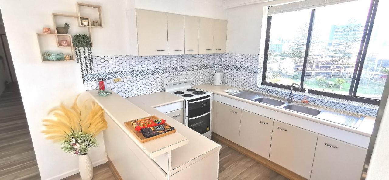 Beachside Apartment In The Heart Of Surfers Paradise - Free Parking Gold Coast Exteriér fotografie